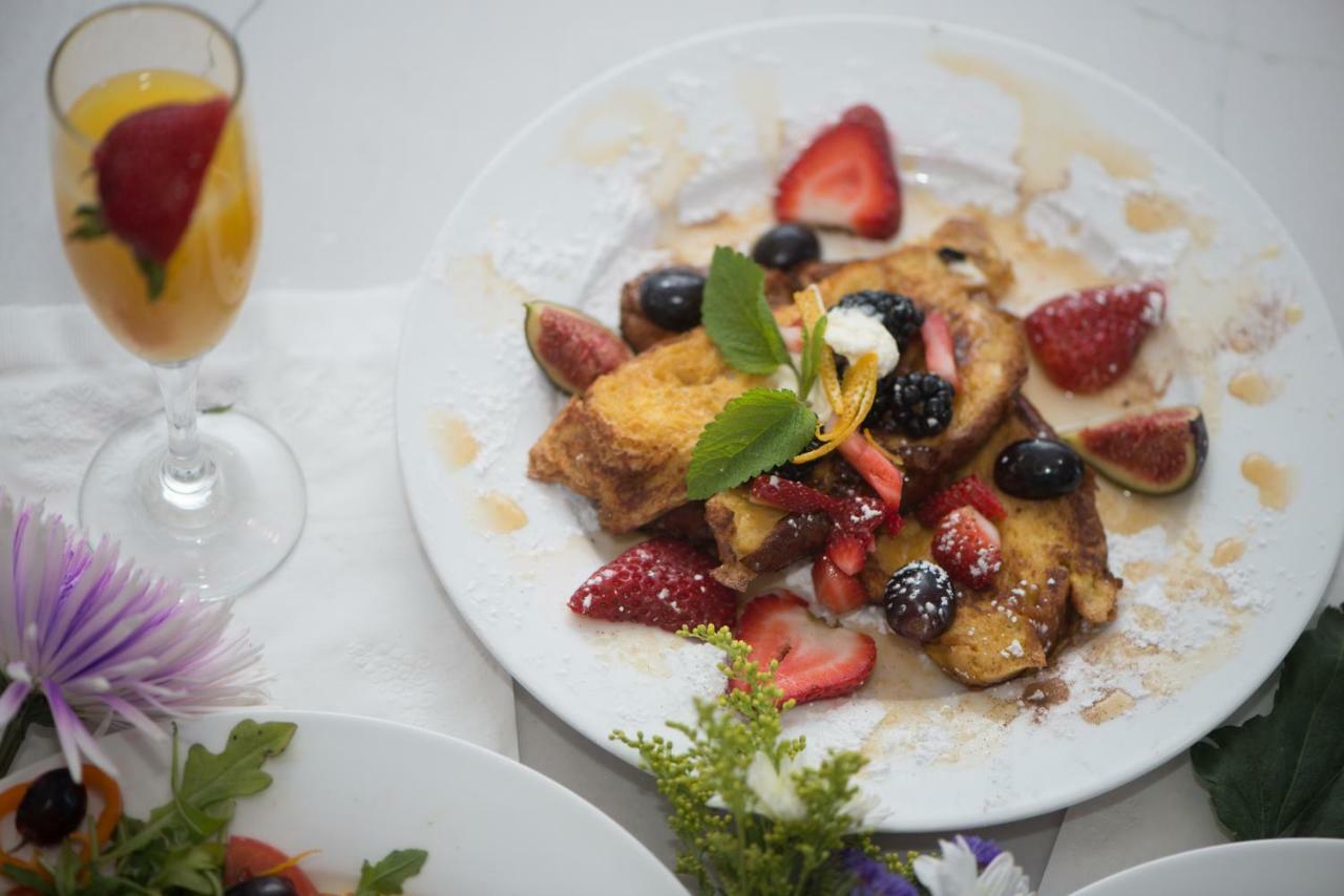 Couette-café The Outlook 3*